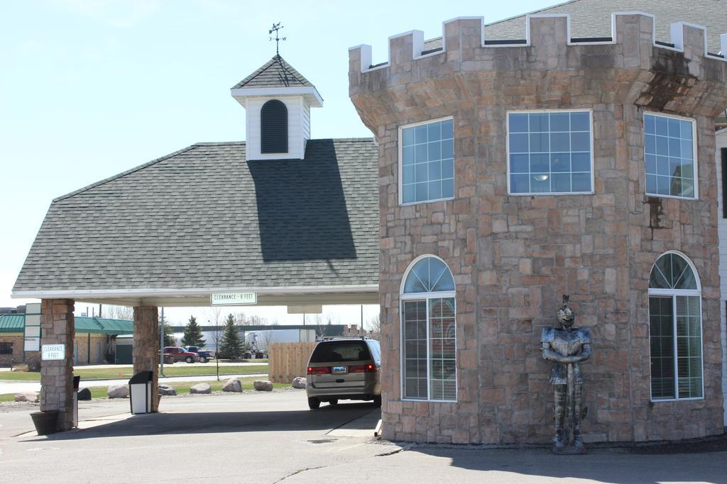 Knights Inn And Suites - Grand Forks Exterior foto